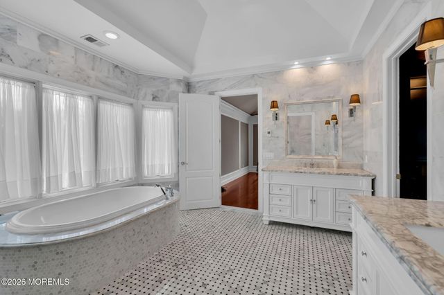 1 Embry Farm Road, Marlboro, NJ 07746