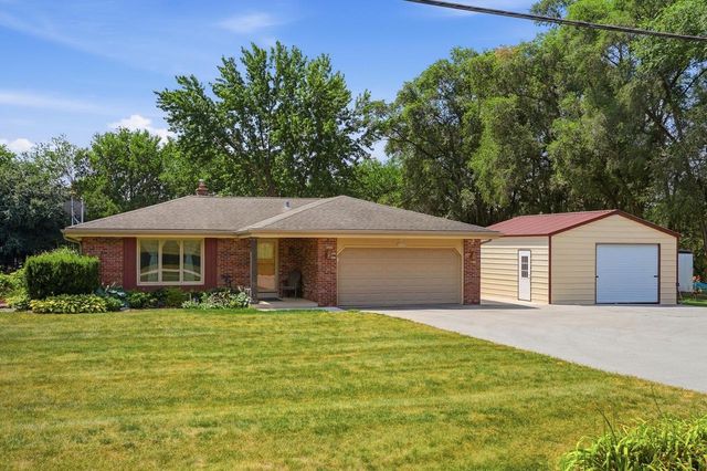 S58W29985 McFarlane ROAD, Mukwonago, WI 53149