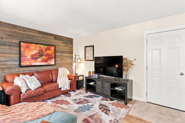 S58W29985 McFarlane ROAD, Mukwonago, WI 53149