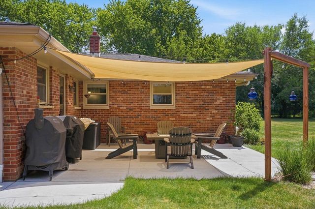 S58W29985 McFarlane ROAD, Mukwonago, WI 53149