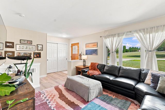 S58W29985 McFarlane ROAD, Mukwonago, WI 53149