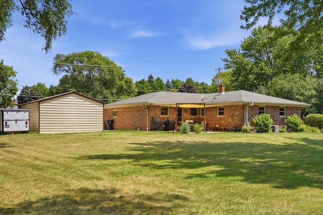 S58W29985 McFarlane ROAD, Mukwonago, WI 53149