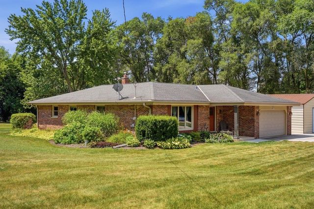 S58W29985 McFarlane ROAD, Mukwonago, WI 53149