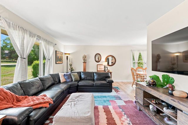 S58W29985 McFarlane ROAD, Mukwonago, WI 53149