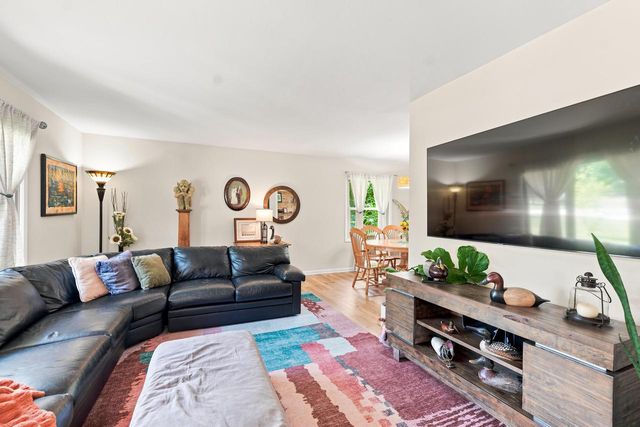 S58W29985 McFarlane ROAD, Mukwonago, WI 53149