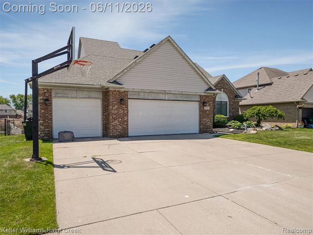 52359 Fox Pointe Drive, New Baltimore, MI 48047