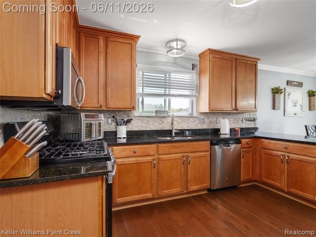 52359 Fox Pointe Drive, New Baltimore, MI 48047