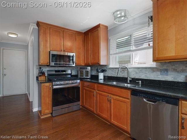 52359 Fox Pointe Drive, New Baltimore, MI 48047