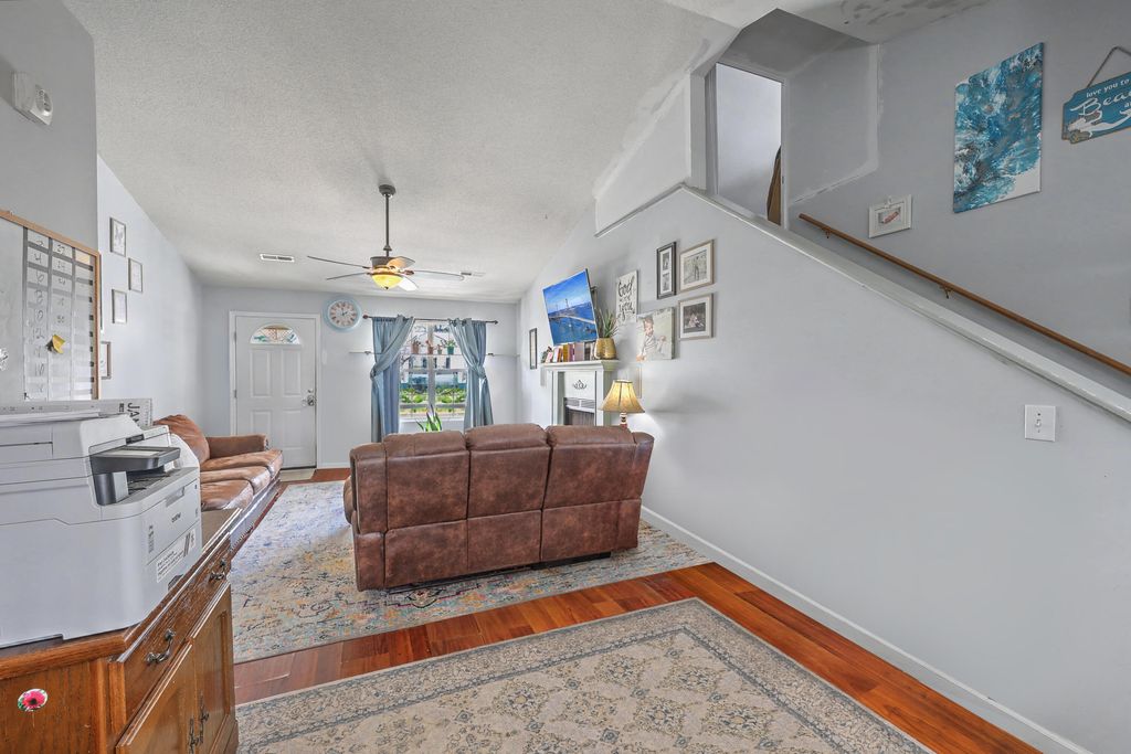 Image 11 of property listing at 148 Evergreen Magnolia Avenue, Goose Creek, SC 29445