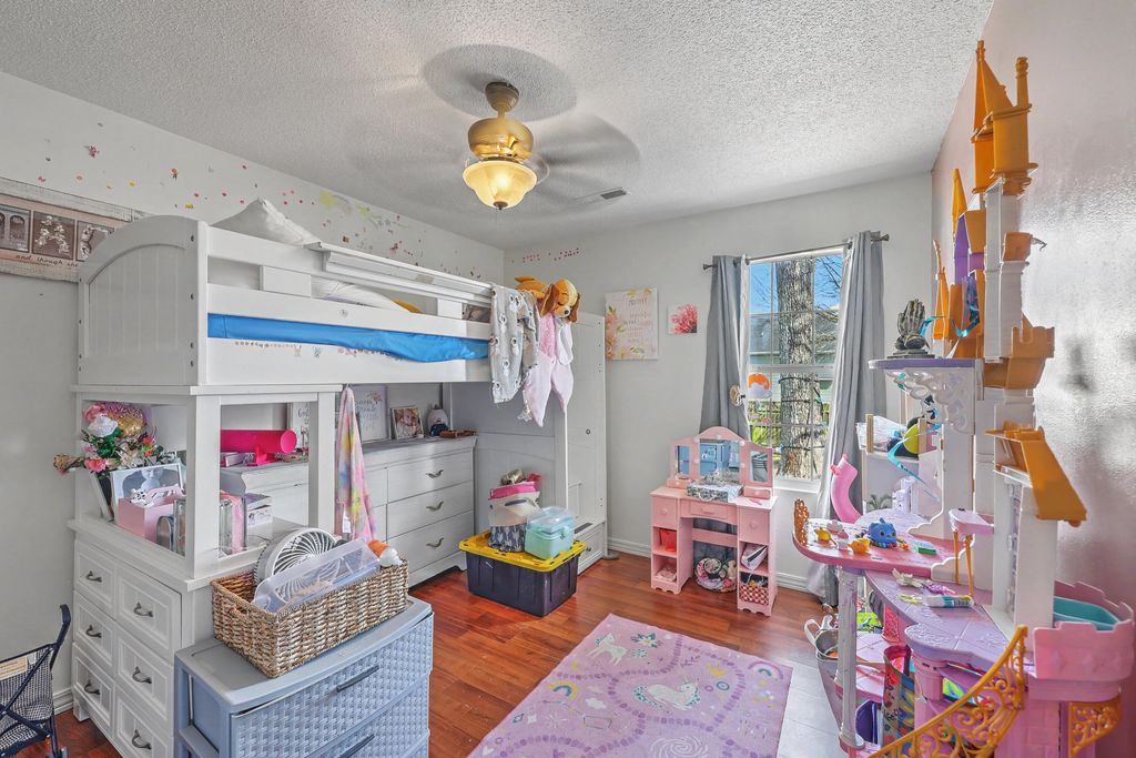 Image 15 of property listing at 148 Evergreen Magnolia Avenue, Goose Creek, SC 29445