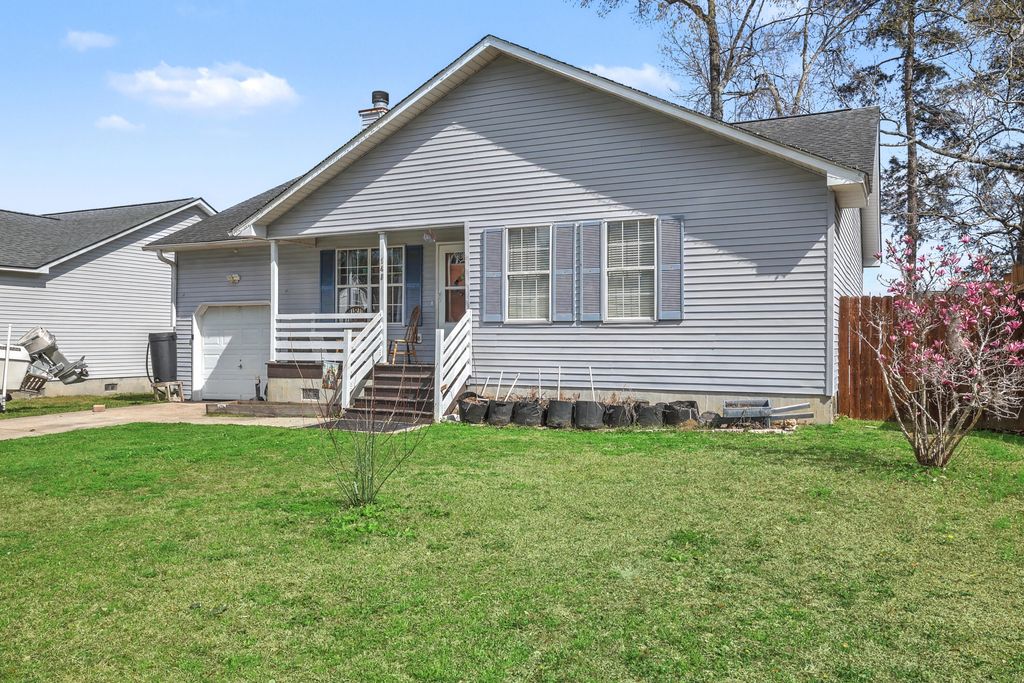 Image 2 of property listing at 148 Evergreen Magnolia Avenue, Goose Creek, SC 29445