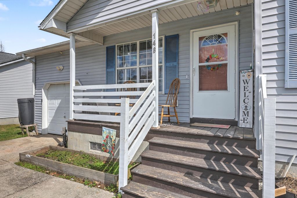 Image 3 of property listing at 148 Evergreen Magnolia Avenue, Goose Creek, SC 29445