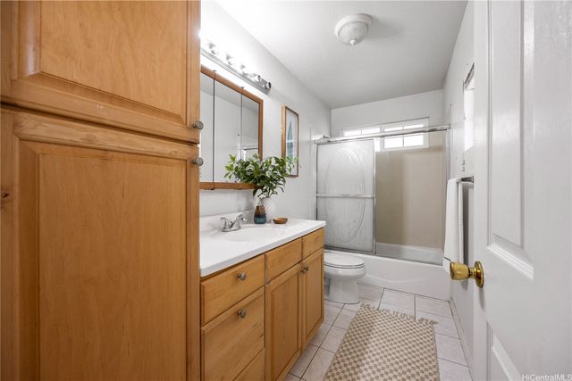 823 17th Avenue, Honolulu, HI 96816