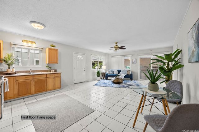 823 17th Avenue, Honolulu, HI 96816