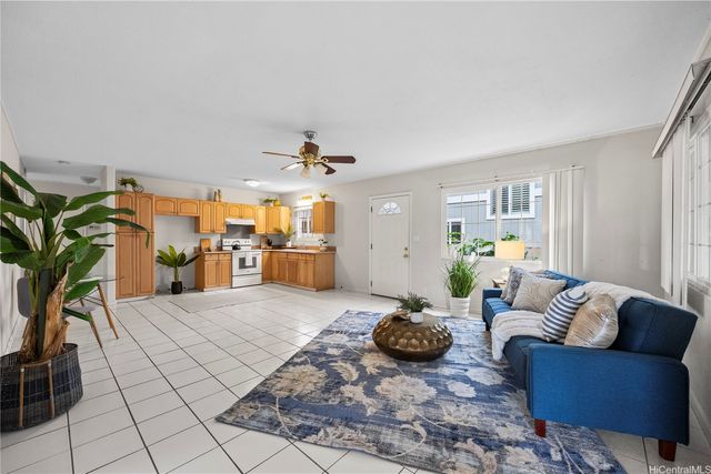 823 17th Avenue, Honolulu, HI 96816