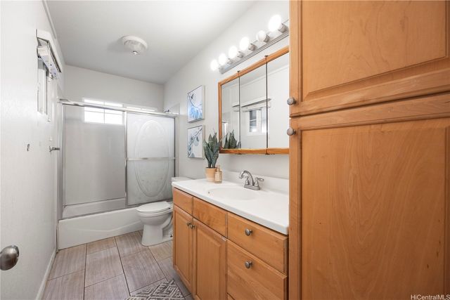 823 17th Avenue, Honolulu, HI 96816