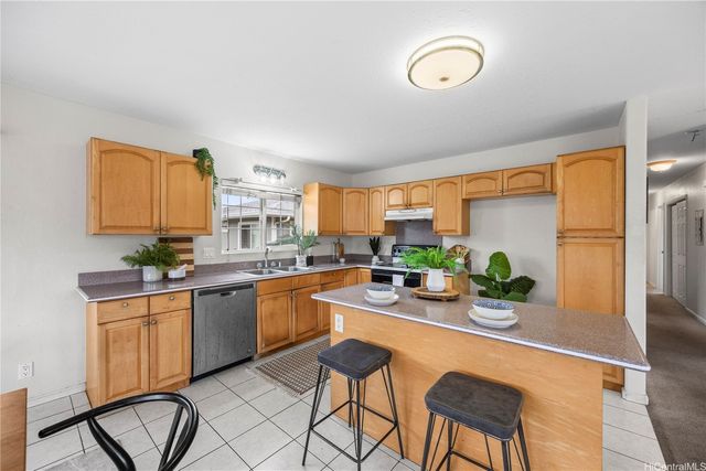 823 17th Avenue, Honolulu, HI 96816