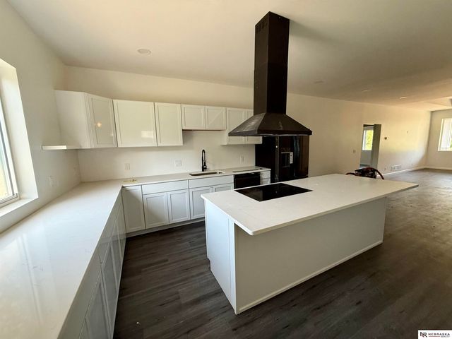 3309 Ohio Street, Omaha, NE 68111