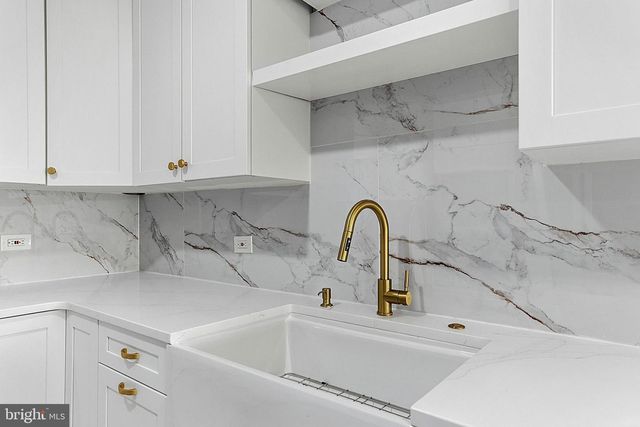 523 FRONT ST, Palmyra, NJ 08065