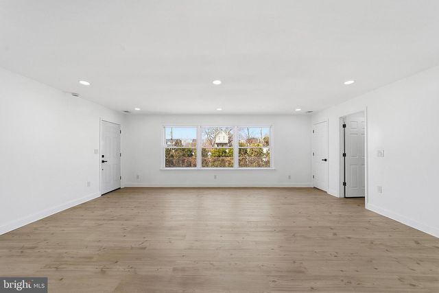 523 FRONT ST, Palmyra, NJ 08065