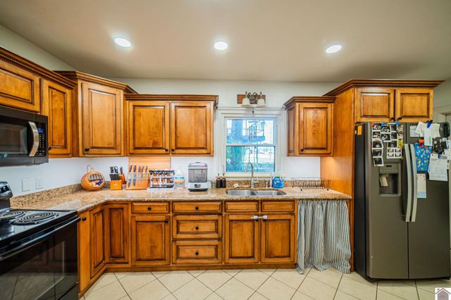 2458 Park Ave, Paducah, KY 42001