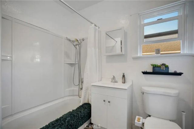 7417 Alabama Avenue, Canoga Park, CA 91303