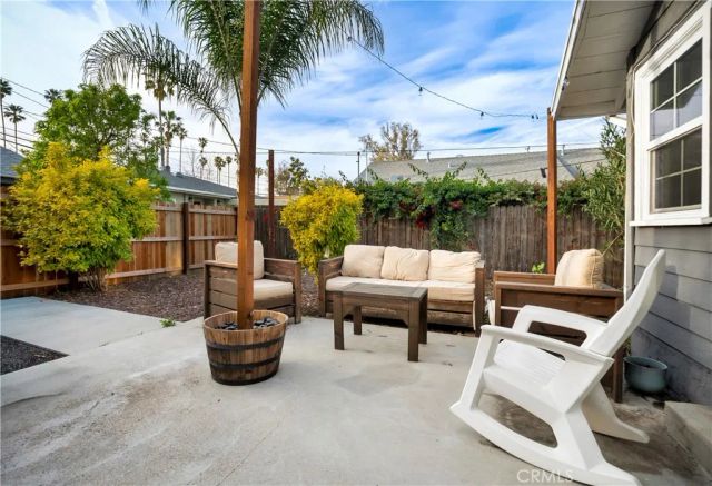 7417 Alabama Avenue, Canoga Park, CA 91303