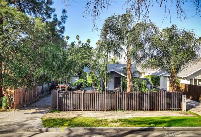7417 Alabama Avenue, Canoga Park, CA 91303