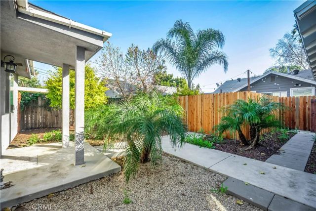 7417 Alabama Avenue, Canoga Park, CA 91303