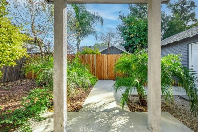 7417 Alabama Avenue, Canoga Park, CA 91303