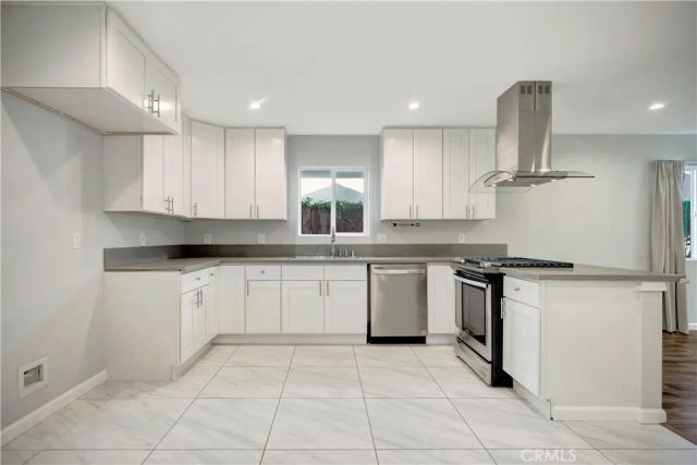 7417 Alabama Avenue, Canoga Park, CA 91303