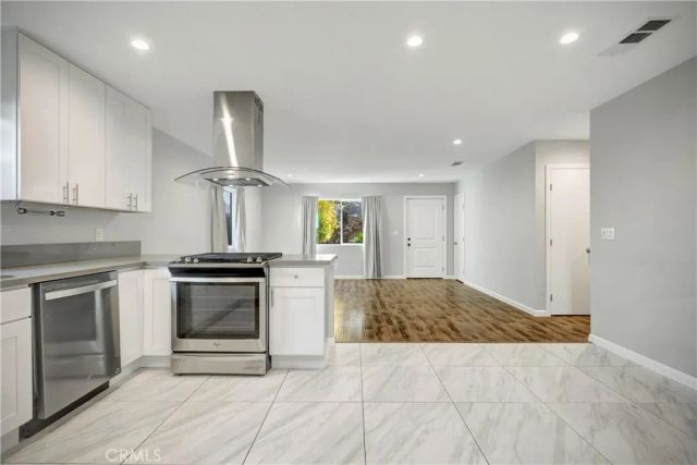 7417 Alabama Avenue, Canoga Park, CA 91303