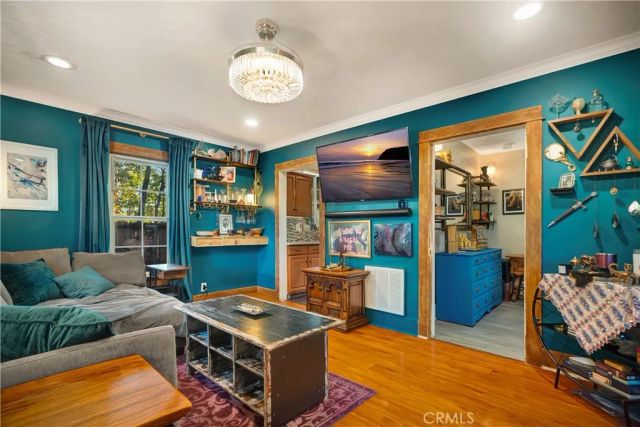 7417 Alabama Avenue, Canoga Park, CA 91303