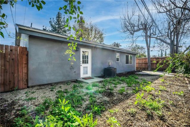 7417 Alabama Avenue, Canoga Park, CA 91303