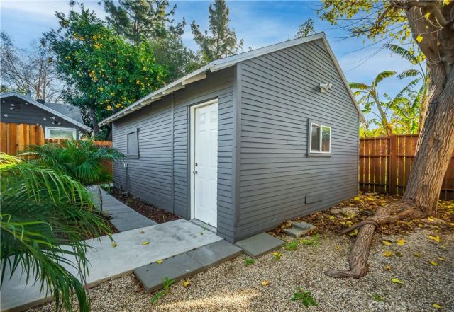 7417 Alabama Avenue, Canoga Park, CA 91303