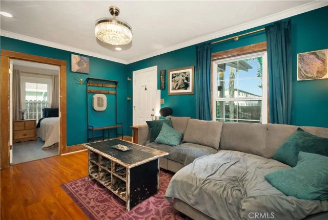 7417 Alabama Avenue, Canoga Park, CA 91303