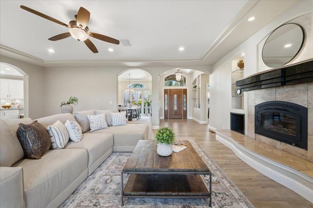 14495 Riva Ridge Cir, Auburn, CA 95602