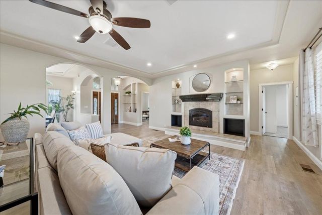 14495 Riva Ridge Cir, Auburn, CA 95602