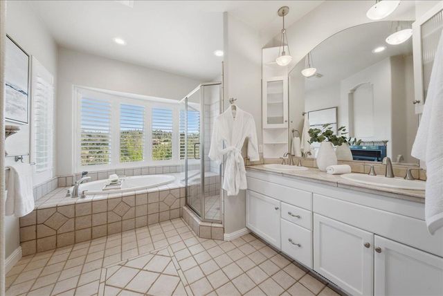 14495 Riva Ridge Cir, Auburn, CA 95602
