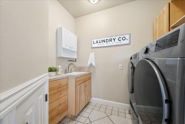 14495 Riva Ridge Cir, Auburn, CA 95602