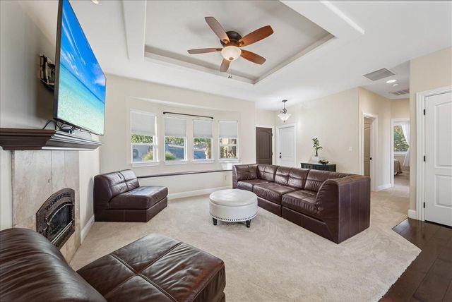 14495 Riva Ridge Cir, Auburn, CA 95602