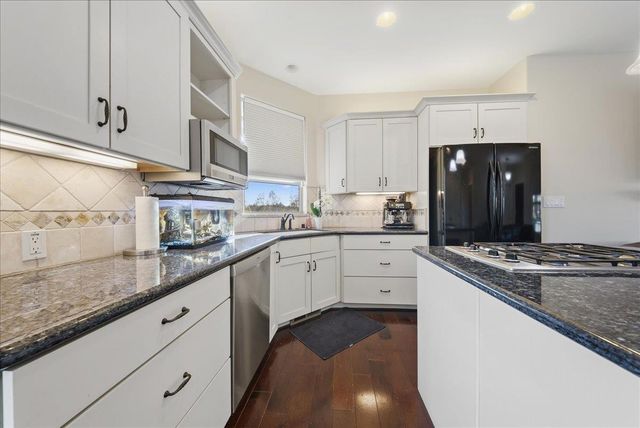 14495 Riva Ridge Cir, Auburn, CA 95602
