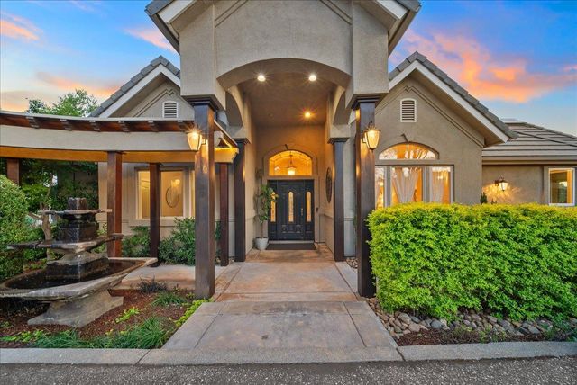 14495 Riva Ridge Cir, Auburn, CA 95602
