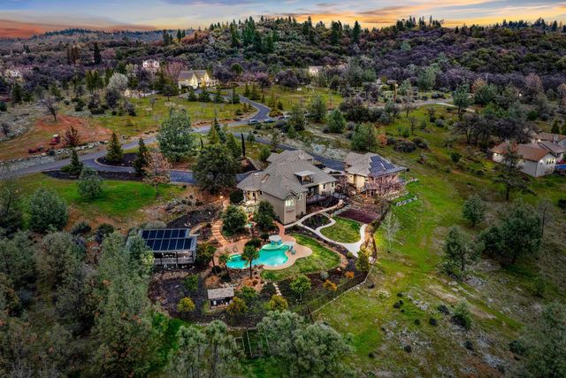 14495 Riva Ridge Cir, Auburn, CA 95602