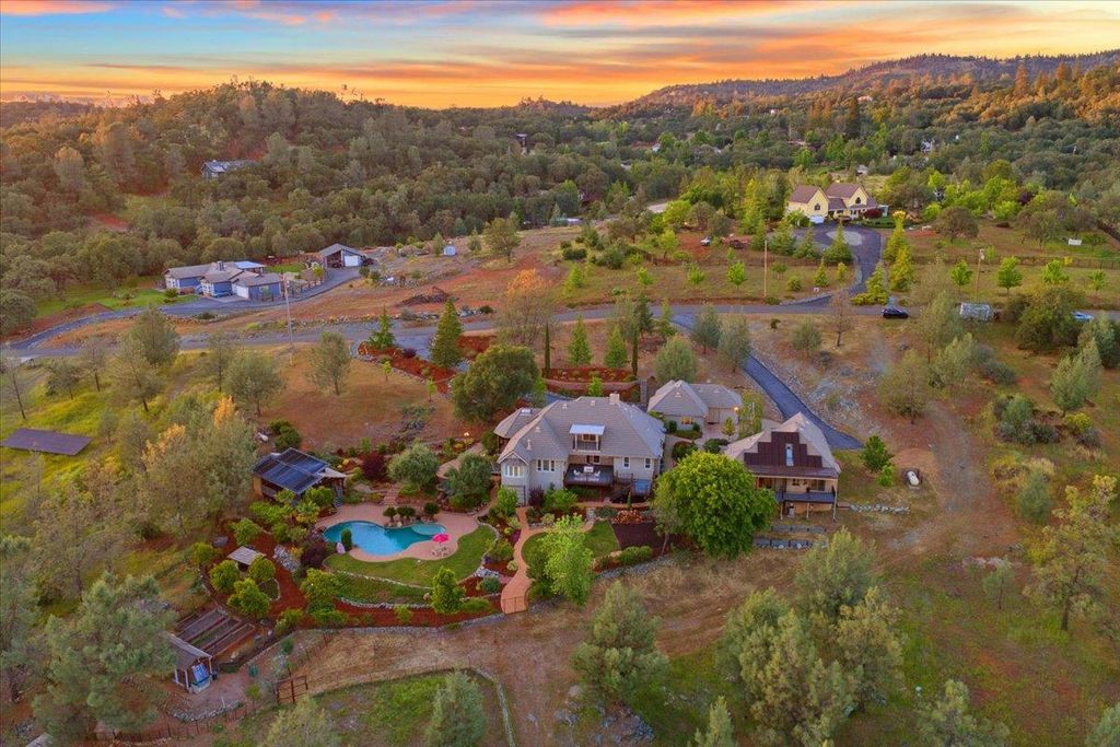 14495 Riva Ridge Cir, Auburn, CA 95602