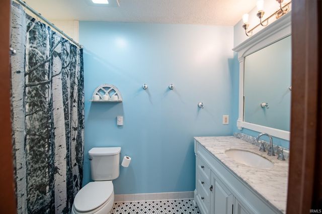 59412 County Road 1 Road, Elkhart, IN 46517