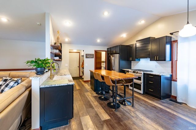 59412 County Road 1 Road, Elkhart, IN 46517