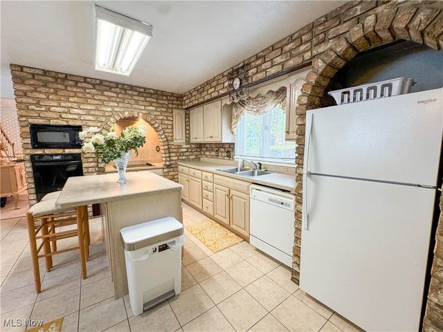 5594 Engleton Lane, Liberty, OH 44420