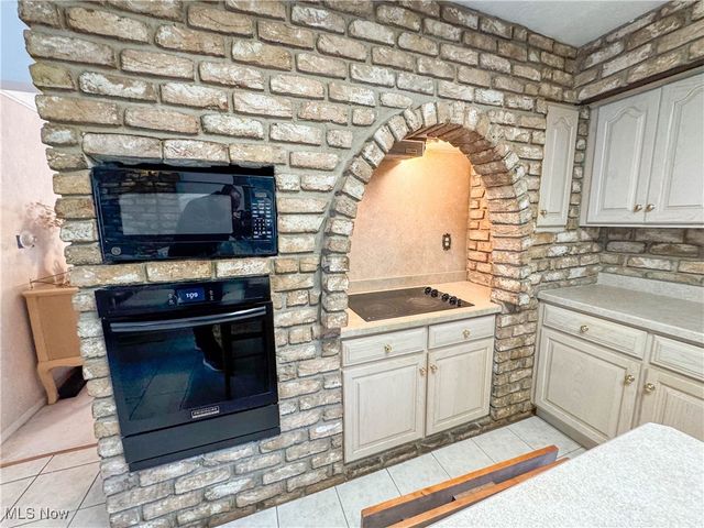 5594 Engleton Lane, Liberty, OH 44420