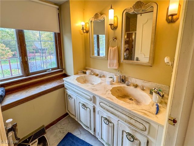 5594 Engleton Lane, Liberty, OH 44420